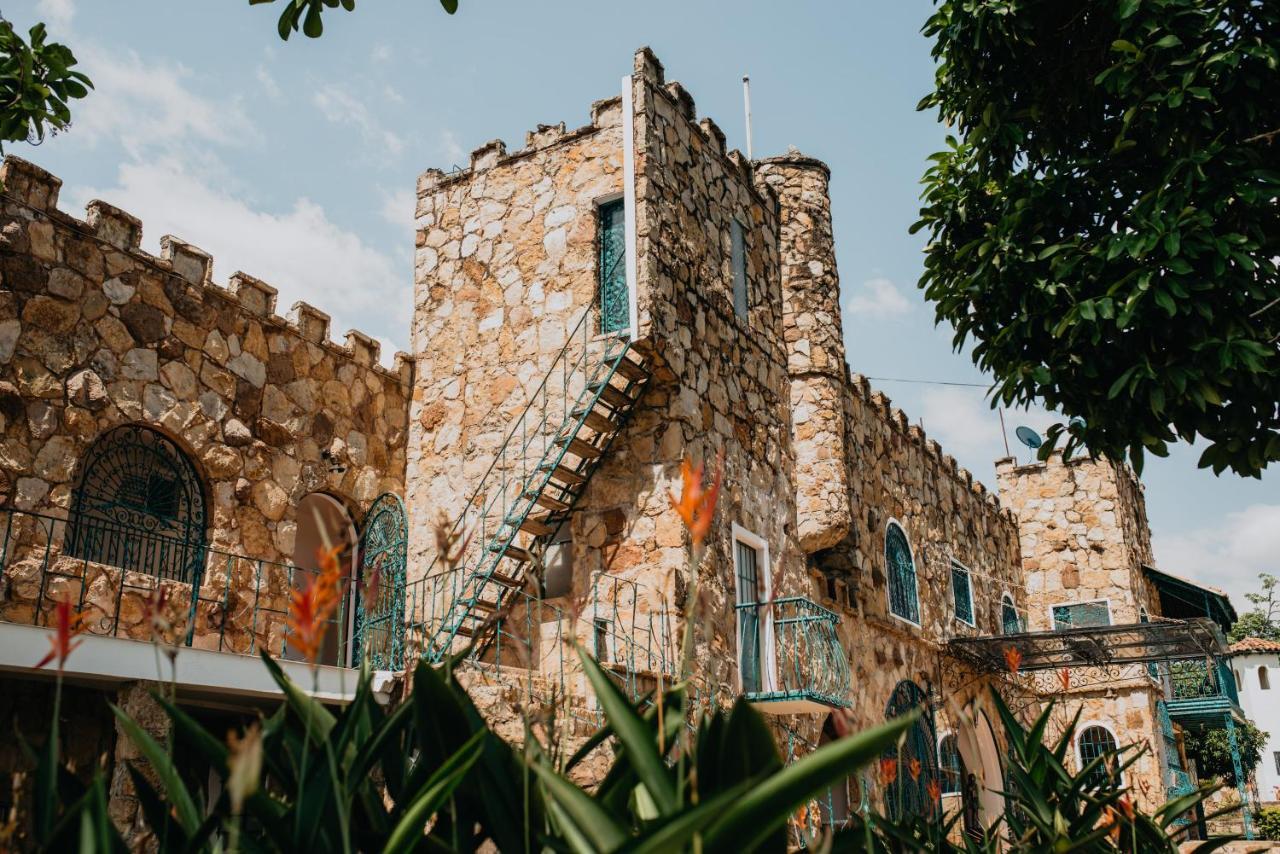 Hotel El Castillo Chinauta Ngoại thất bức ảnh