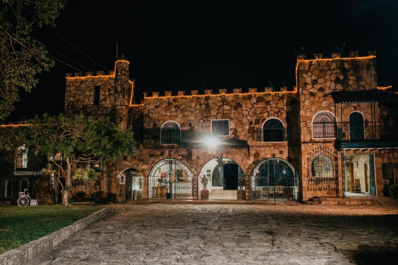 Hotel El Castillo Chinauta Ngoại thất bức ảnh