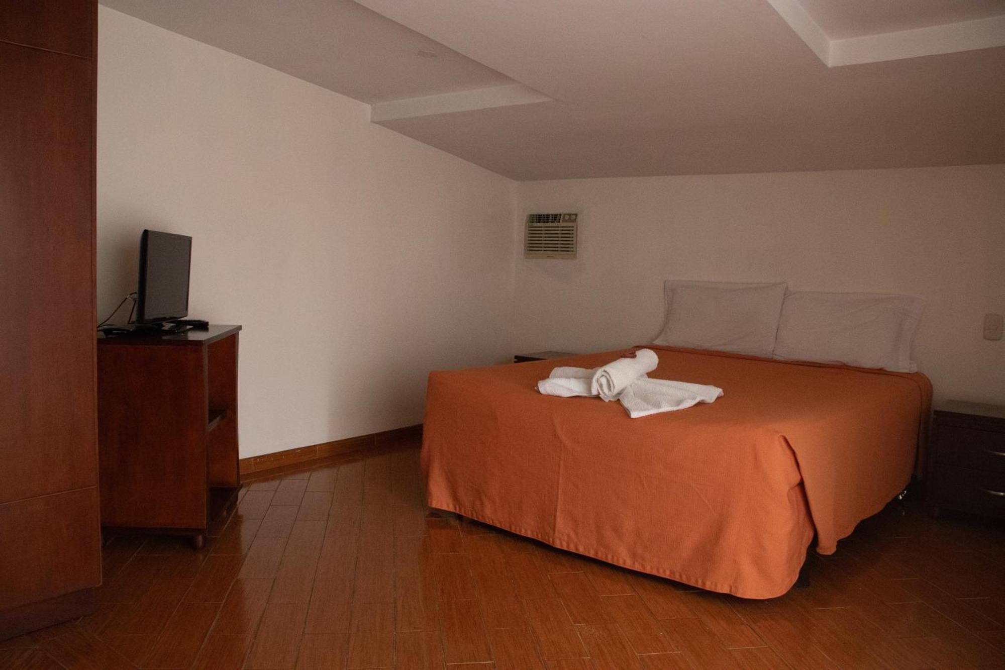 Hotel El Castillo Chinauta Ngoại thất bức ảnh