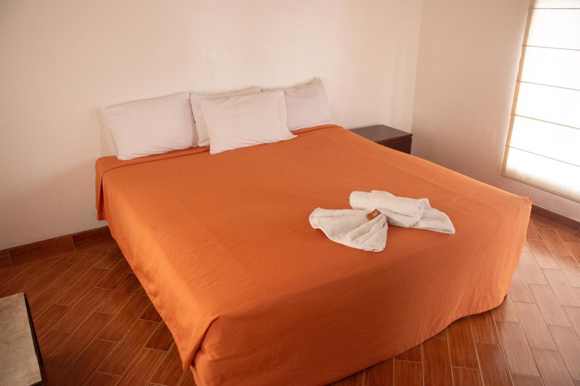 Hotel El Castillo Chinauta Ngoại thất bức ảnh